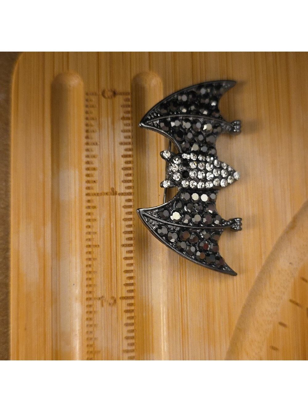 Rare Bat Brooch Covered In Simulated GEMS - Picture 3 of 4